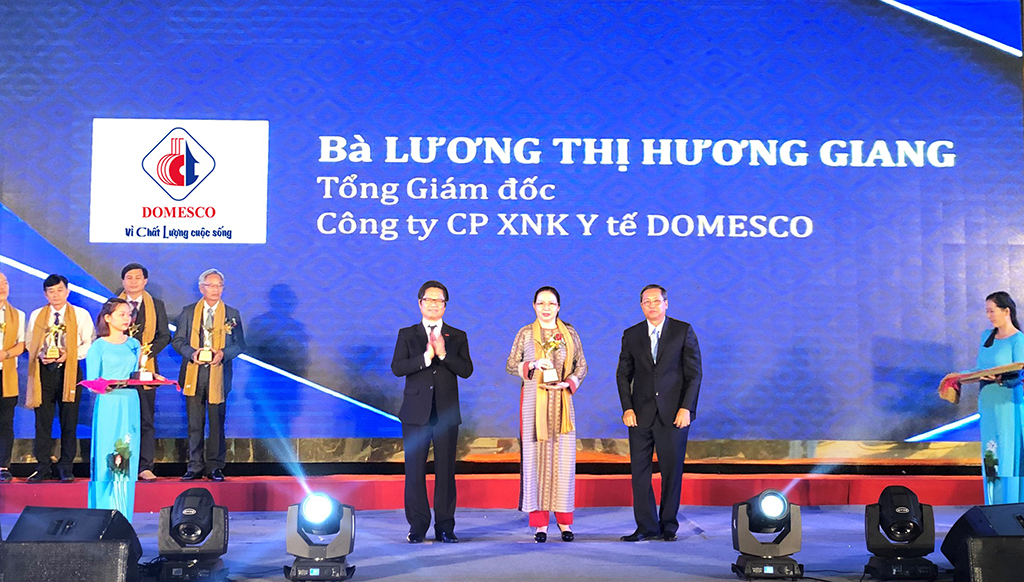 THS.DS. LƯƠNG THỊ HƯƠNG GIANG – TỔNG GIÁM ĐỐC CÔNG TY DOMESCO ĐƯỢC TRAO TẶNG DANH HIỆU “DOANH NHÂN TIÊU BIỂU ĐBSCL NĂM 2019”