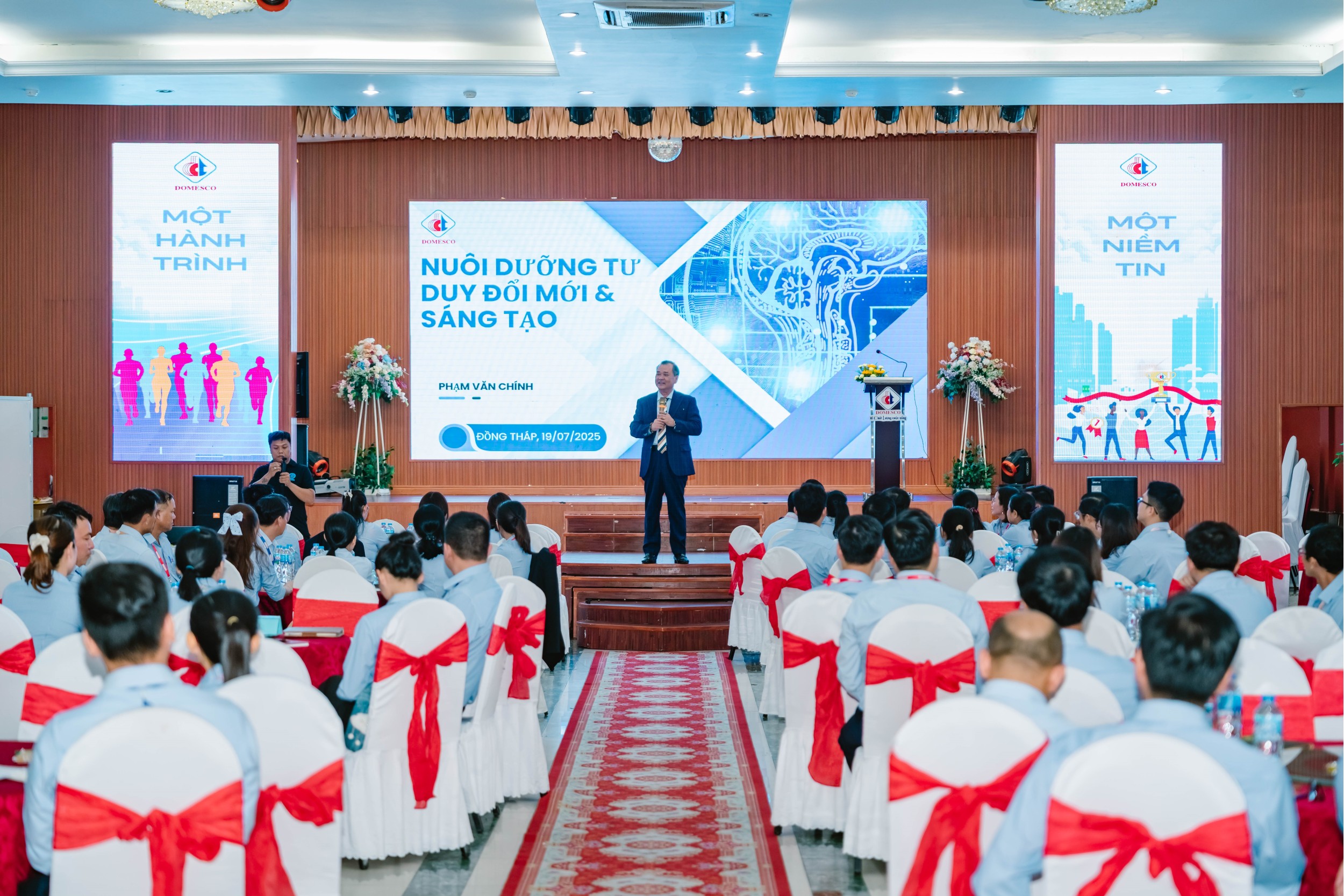 DOMESCO TỔ CHỨC HỘI NGHỊ SƠ KẾT 06 THÁNG ĐẦU NĂM 2025 VÀ BUỔI ĐÀO TẠO “NUÔI DƯỠNG TƯ DUY ĐỔI MỚI VÀ SÁNG TẠO”